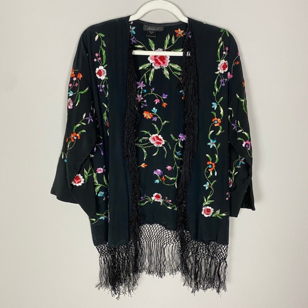 Vintage Aria A Black Silk Floral‎ Embroidered Kimono Fringe S/M Fairy Boho Artsy